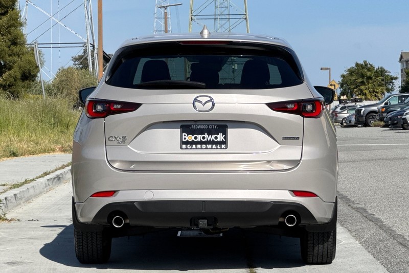Mazda CX-5 Vehicle Full-screen Gallery Image 05