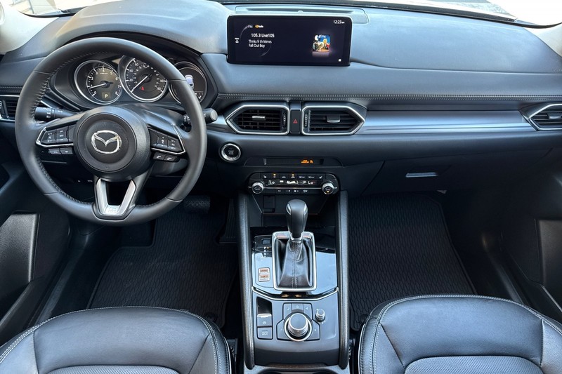 Mazda CX-5 Vehicle Full-screen Gallery Image 13