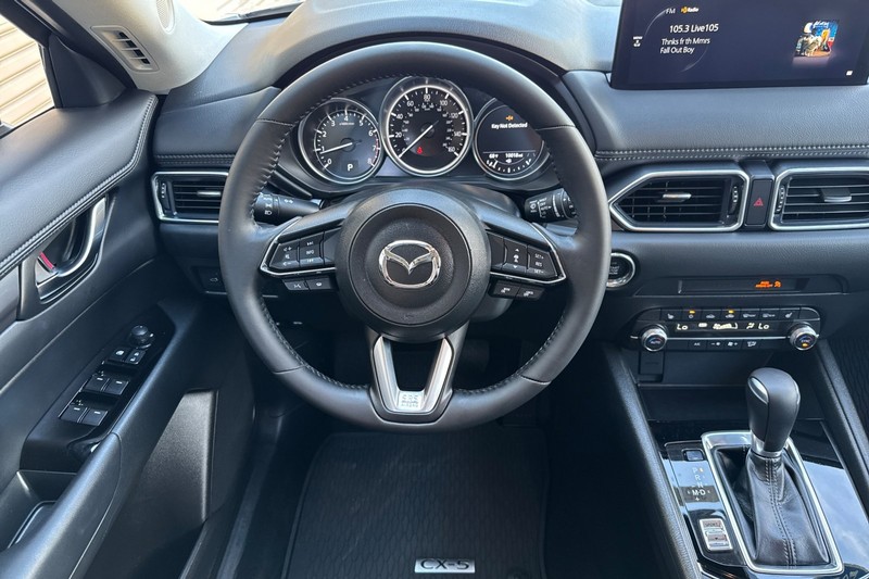 Mazda CX-5 Vehicle Full-screen Gallery Image 14