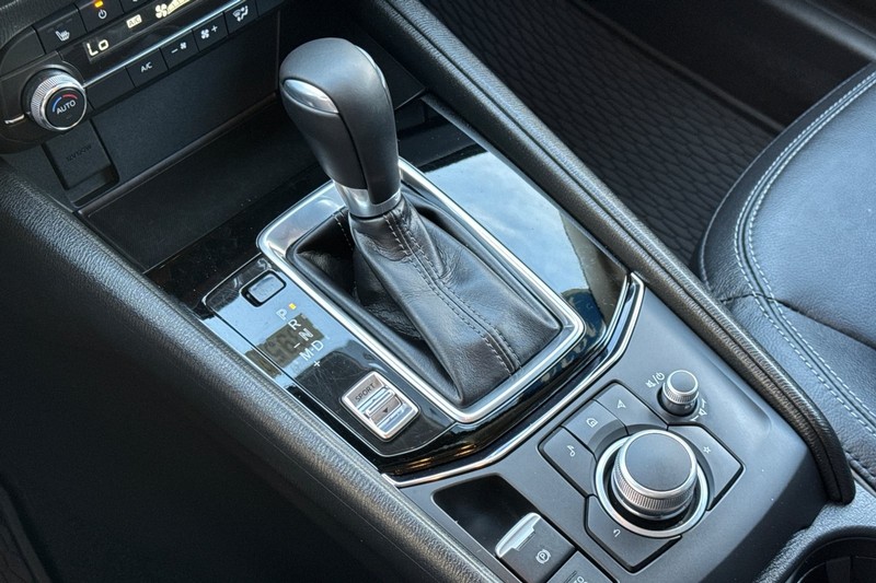 Mazda CX-5 Vehicle Full-screen Gallery Image 20