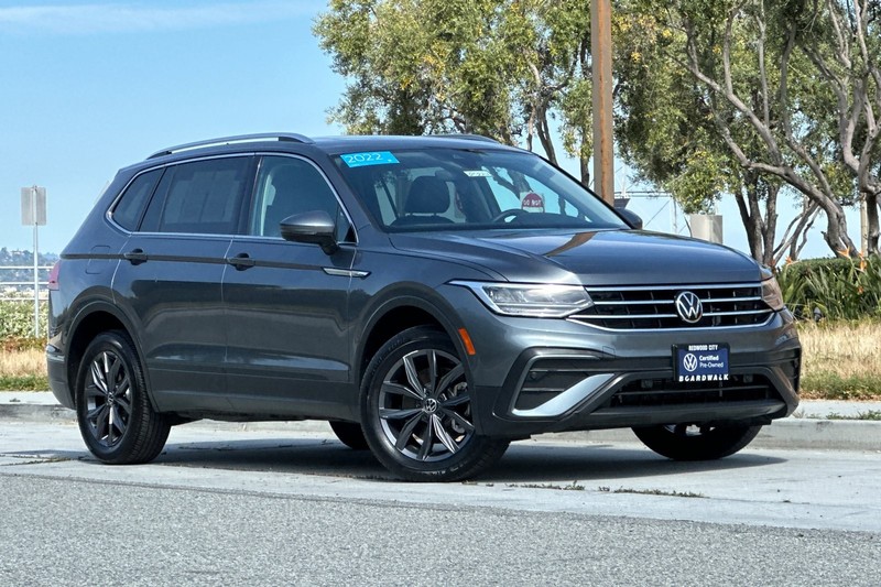Volkswagen Tiguan Vehicle Full-screen Gallery Image 02