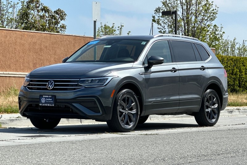 Volkswagen Tiguan Vehicle Full-screen Gallery Image 08