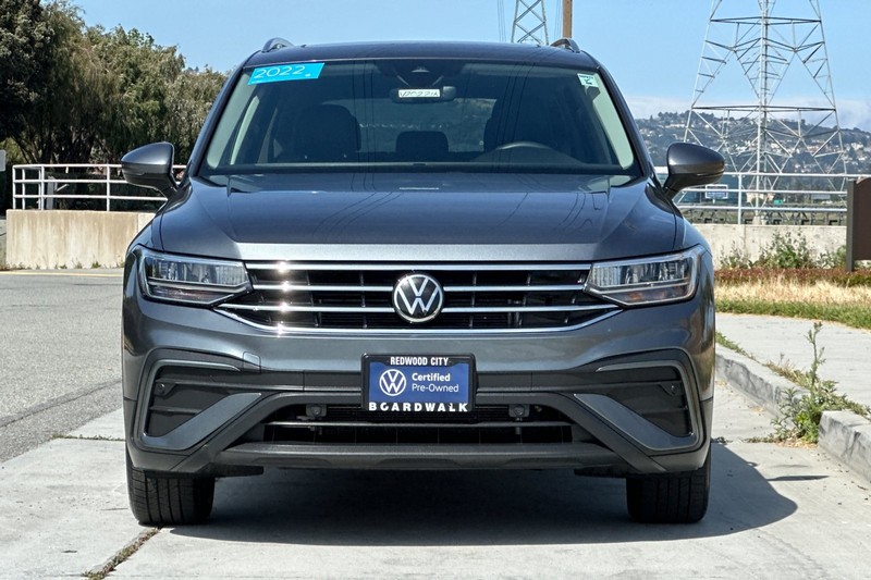 Volkswagen Tiguan Vehicle Full-screen Gallery Image 09