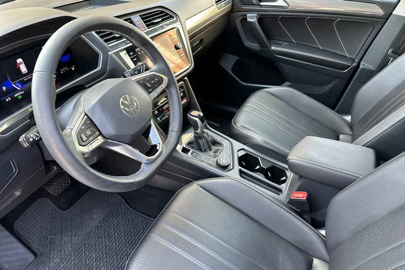 Volkswagen Tiguan Vehicle Full-screen Gallery Image 10