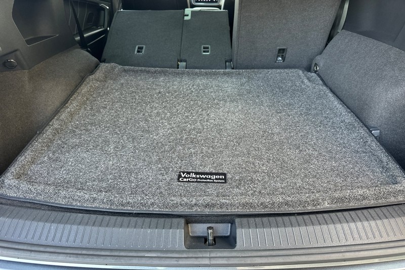 Volkswagen Tiguan Vehicle Full-screen Gallery Image 15
