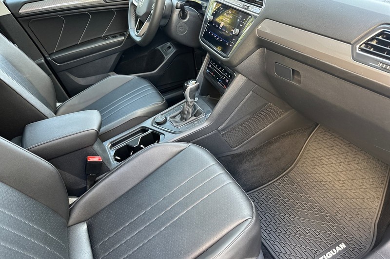 Volkswagen Tiguan Vehicle Full-screen Gallery Image 16