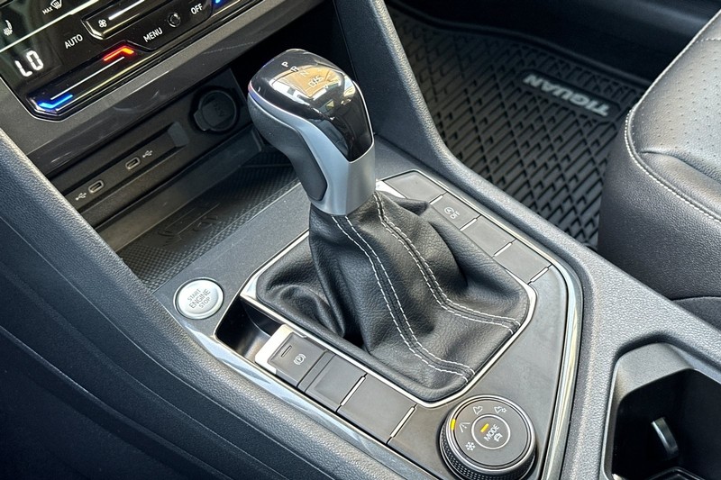 Volkswagen Tiguan Vehicle Full-screen Gallery Image 21
