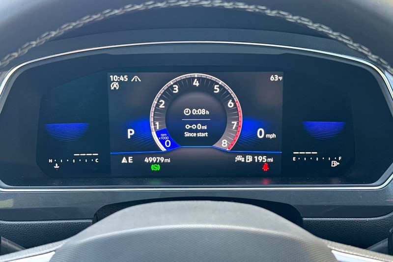 Volkswagen Tiguan Vehicle Full-screen Gallery Image 24
