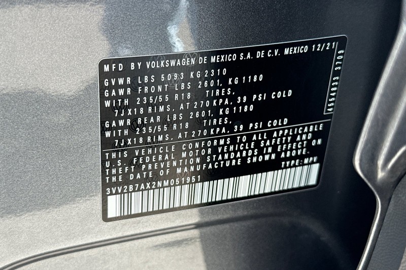Volkswagen Tiguan Vehicle Full-screen Gallery Image 29