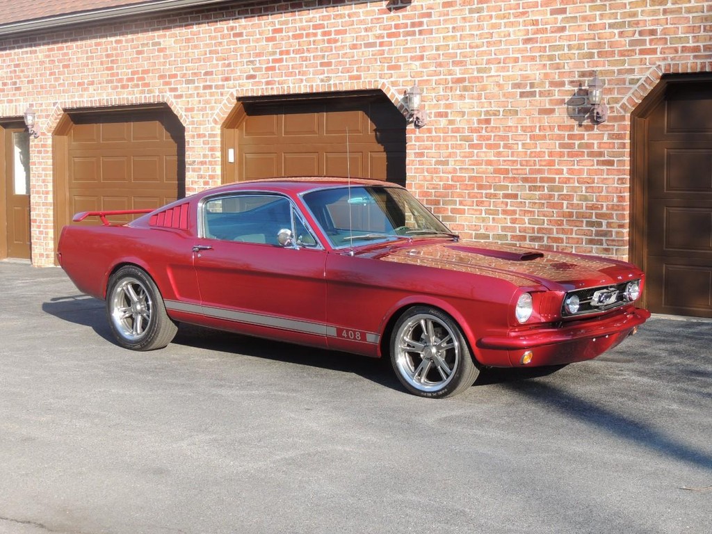 Ford Mustang Vehicle Full-screen Gallery Image 27