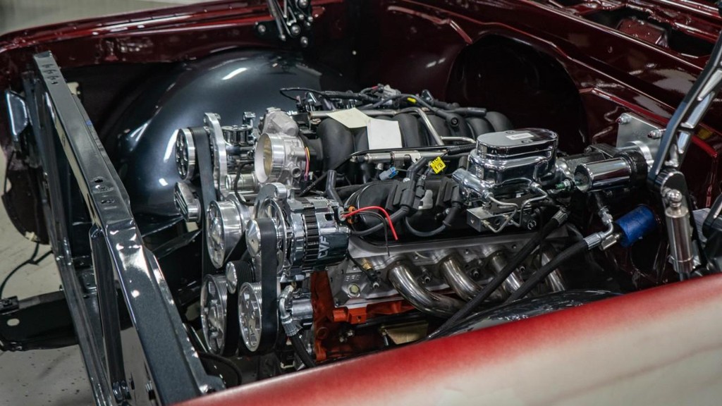 Chevrolet C 10 Vehicle Full-screen Gallery Image 27