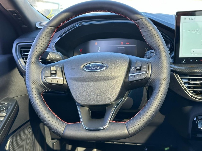 Ford Escape Vehicle Full-screen Gallery Image 7