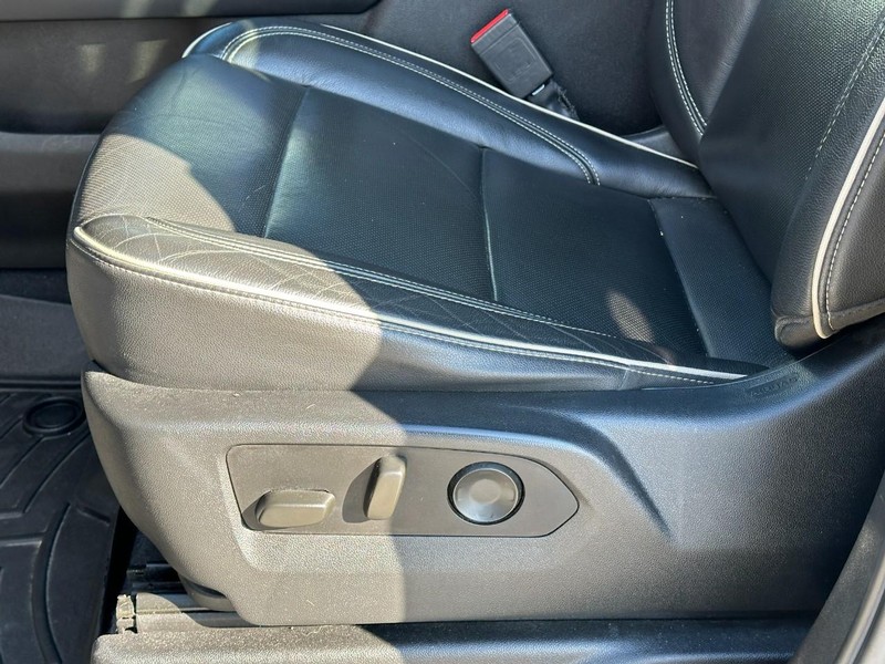 Chevrolet Tahoe Vehicle Full-screen Gallery Image 19
