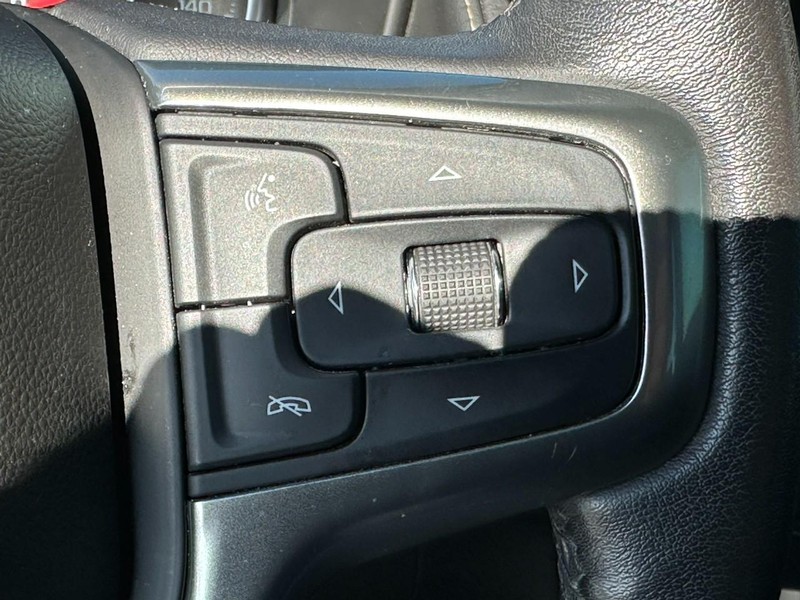 Chevrolet Tahoe Vehicle Full-screen Gallery Image 21