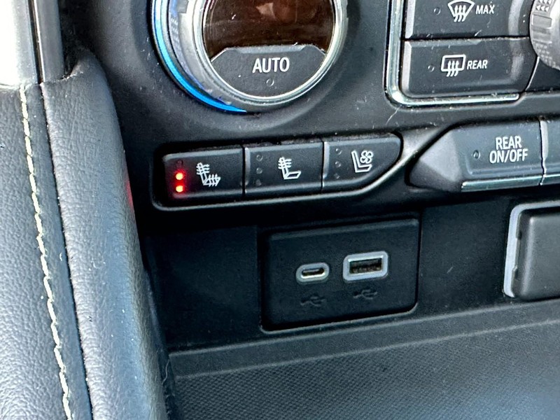 Chevrolet Tahoe Vehicle Full-screen Gallery Image 24