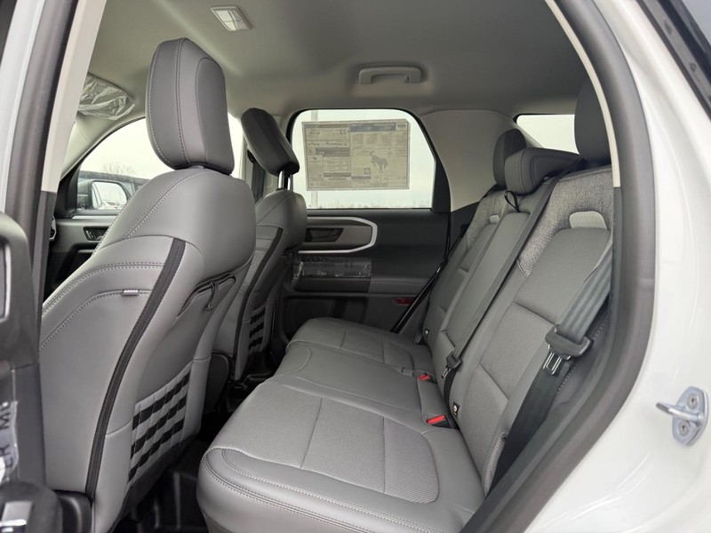 Ford Bronco Sport Vehicle Full-screen Gallery Image 6