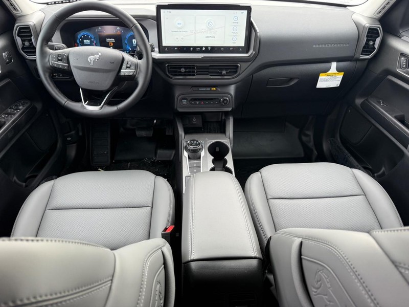 Ford Bronco Sport Vehicle Full-screen Gallery Image 7