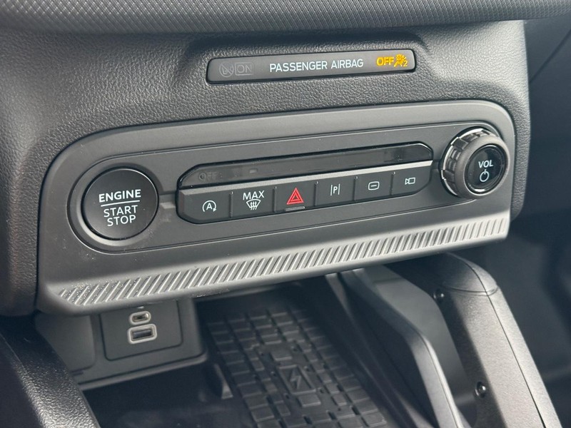 Ford Bronco Sport Vehicle Full-screen Gallery Image 14