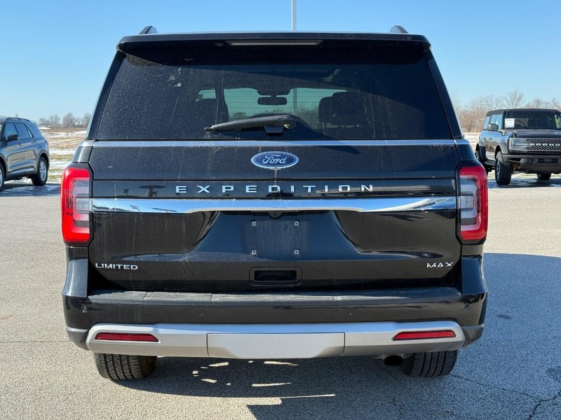 Ford Expedition Max Vehicle Full-screen Gallery Image 4