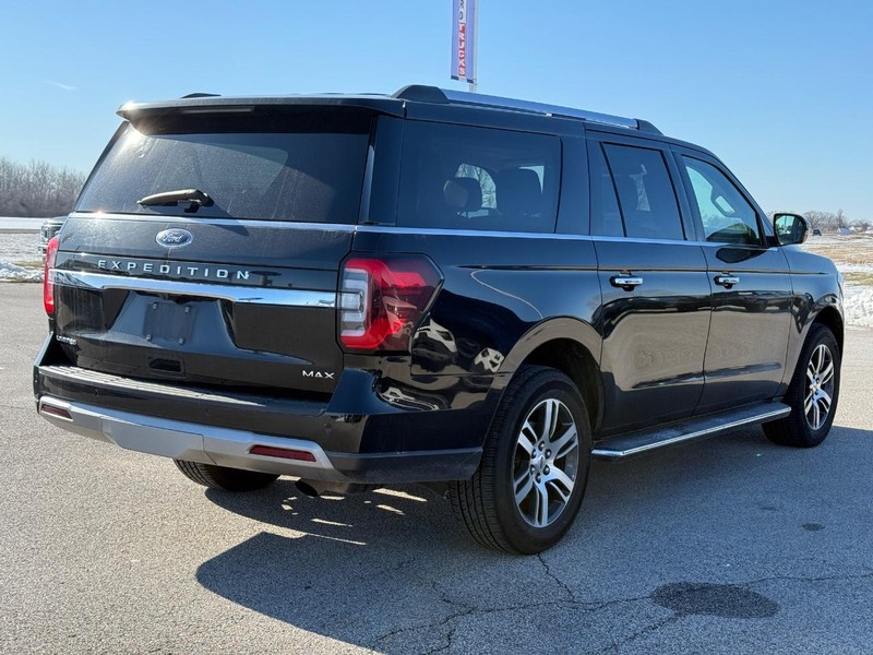 Ford Expedition Max Vehicle Full-screen Gallery Image 5