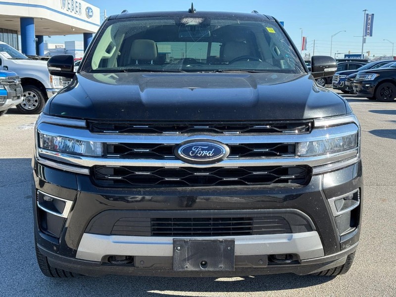 Ford Expedition Max Vehicle Full-screen Gallery Image 9