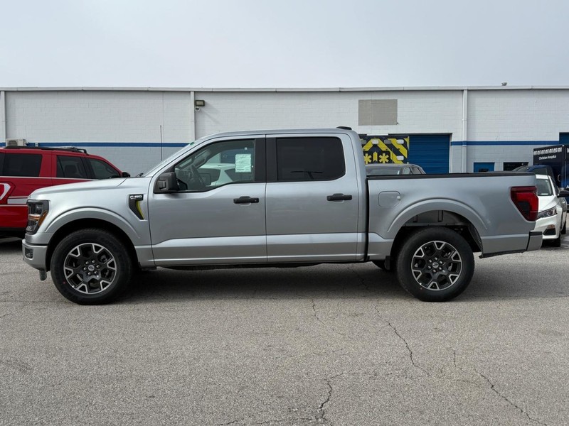 Ford F-150 Vehicle Full-screen Gallery Image 2