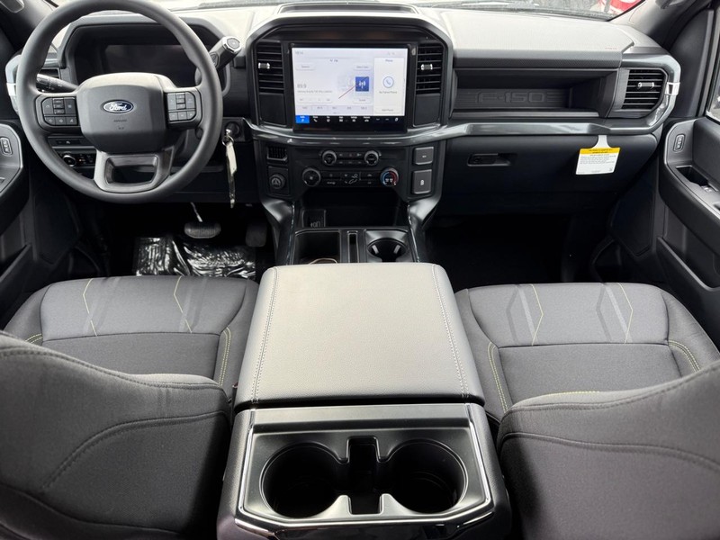 Ford F-150 Vehicle Full-screen Gallery Image 7