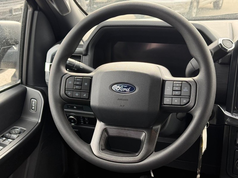 Ford F-150 Vehicle Full-screen Gallery Image 8