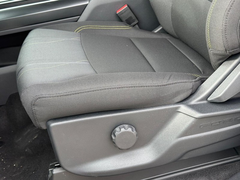 Ford F-150 Vehicle Full-screen Gallery Image 17