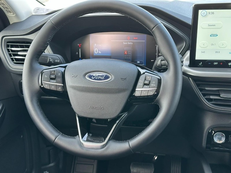 Ford Escape Vehicle Full-screen Gallery Image 6