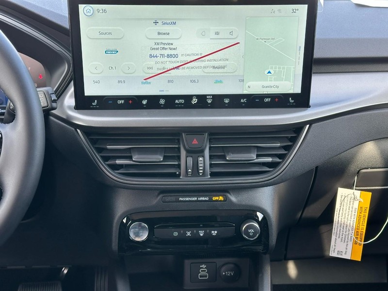 Ford Escape Vehicle Full-screen Gallery Image 7