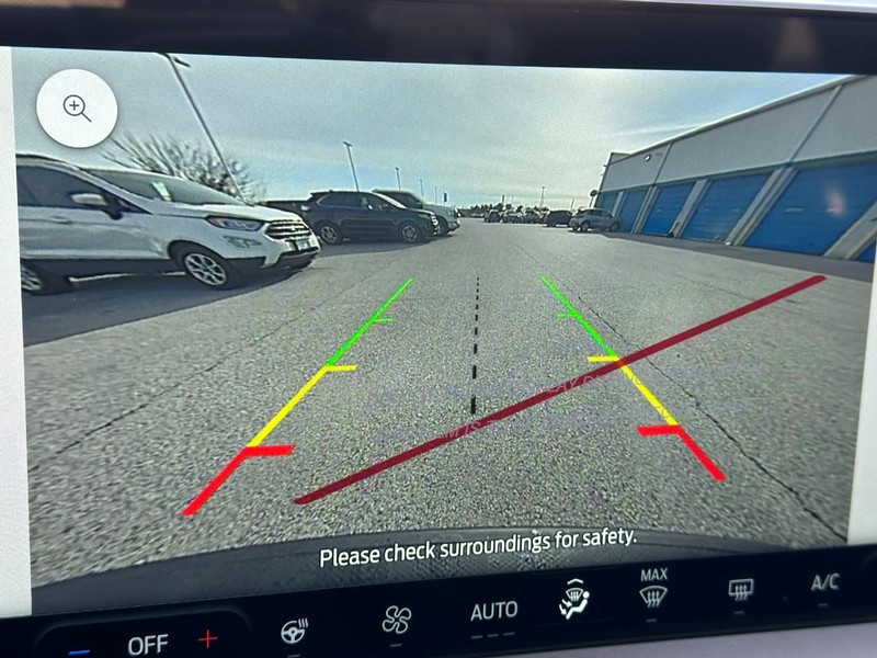 Ford Escape Vehicle Full-screen Gallery Image 14