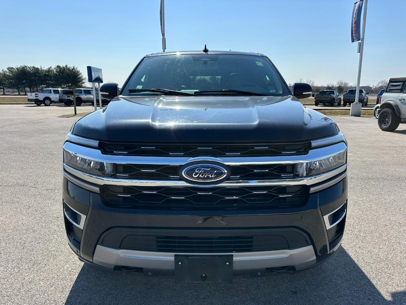 Ford Expedition Max Vehicle Full-screen Gallery Image 8