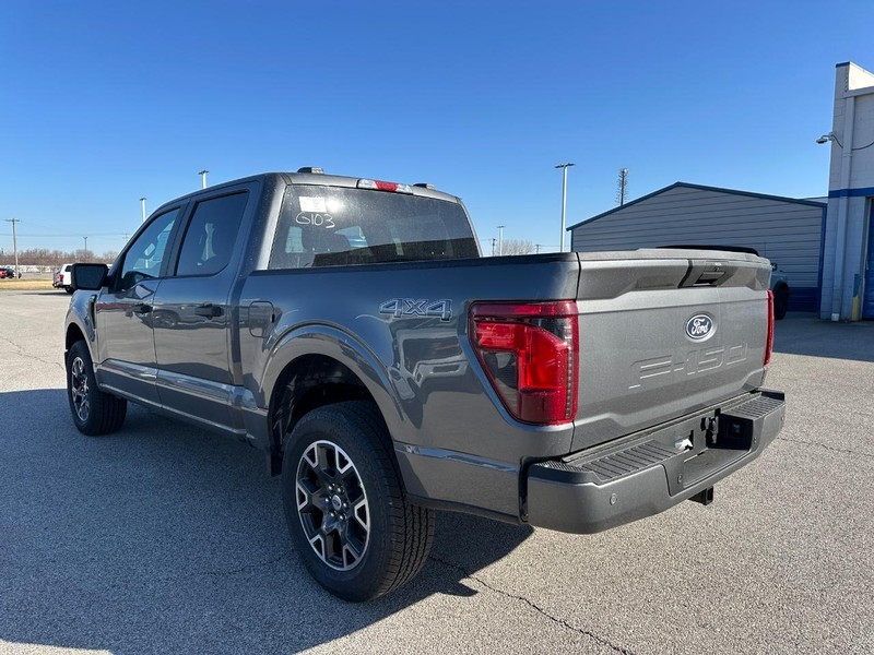 Ford F-150 Vehicle Full-screen Gallery Image 3