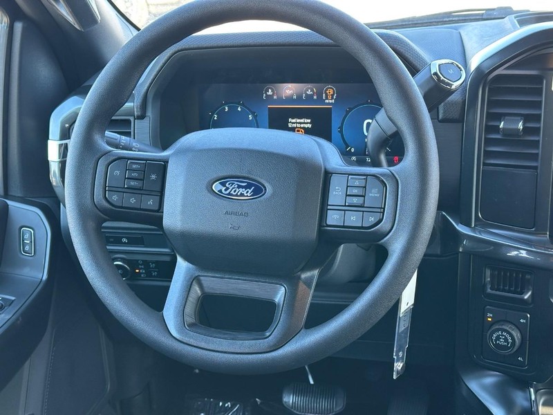 Ford F-150 Vehicle Full-screen Gallery Image 6