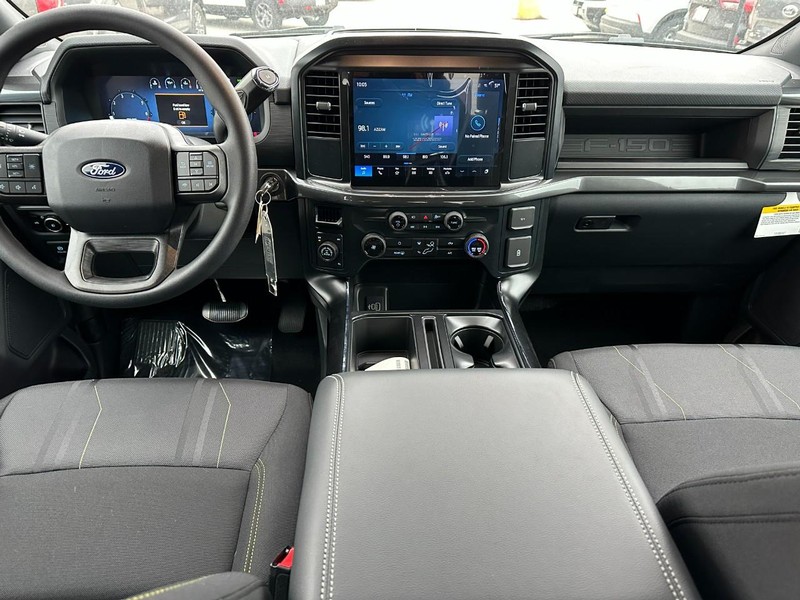 Ford F-150 Vehicle Full-screen Gallery Image 5