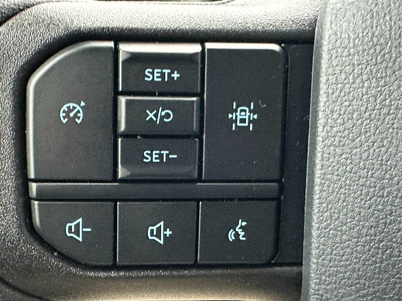 Ford F-150 Vehicle Full-screen Gallery Image 11