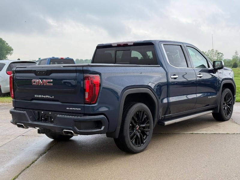GMC Sierra 1500 Vehicle Full-screen Gallery Image 5