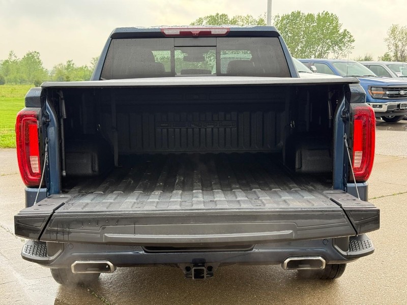 GMC Sierra 1500 Vehicle Full-screen Gallery Image 6