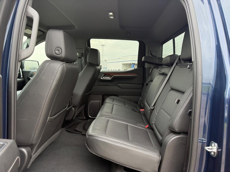 GMC Sierra 1500 Vehicle Full-screen Gallery Image 8