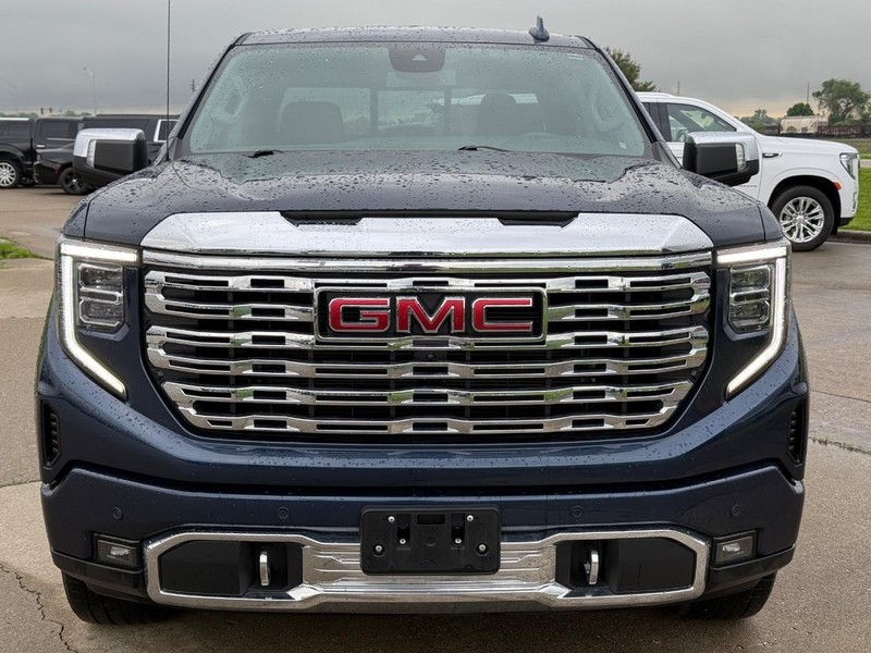 GMC Sierra 1500 Vehicle Full-screen Gallery Image 9