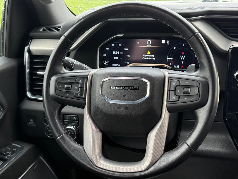 GMC Sierra 1500 Vehicle Full-screen Gallery Image 15