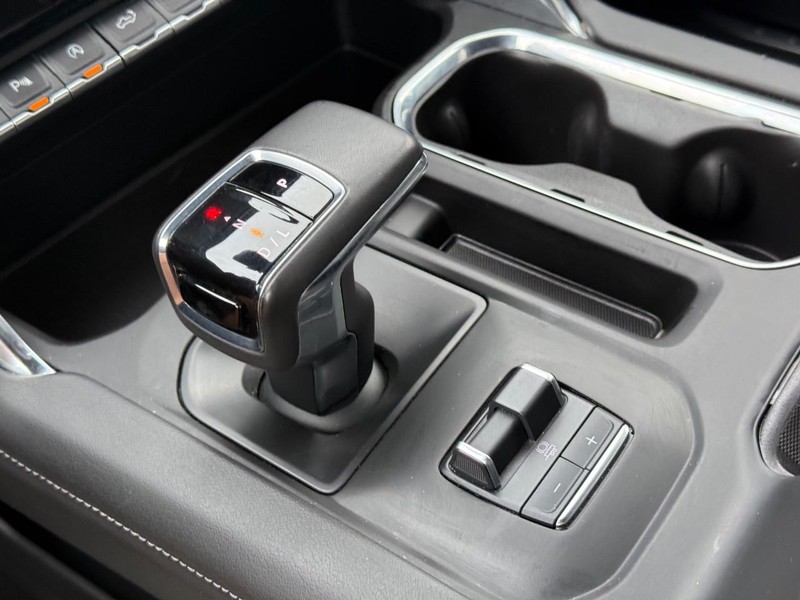 GMC Sierra 1500 Vehicle Full-screen Gallery Image 18