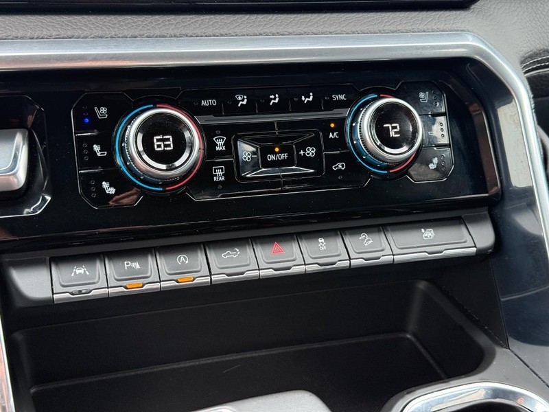 GMC Sierra 1500 Vehicle Full-screen Gallery Image 19