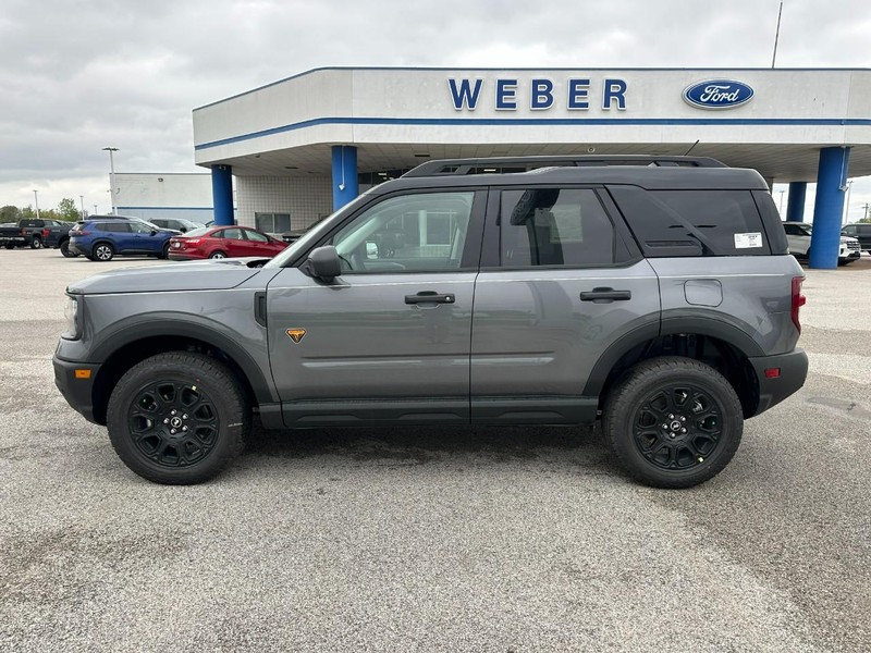 Ford Bronco Sport Vehicle Full-screen Gallery Image 2