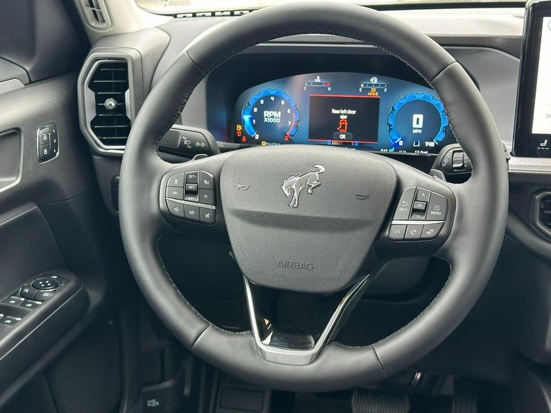 Ford Bronco Sport Vehicle Full-screen Gallery Image 6