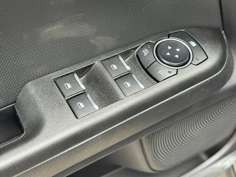 Ford Bronco Sport Vehicle Full-screen Gallery Image 9