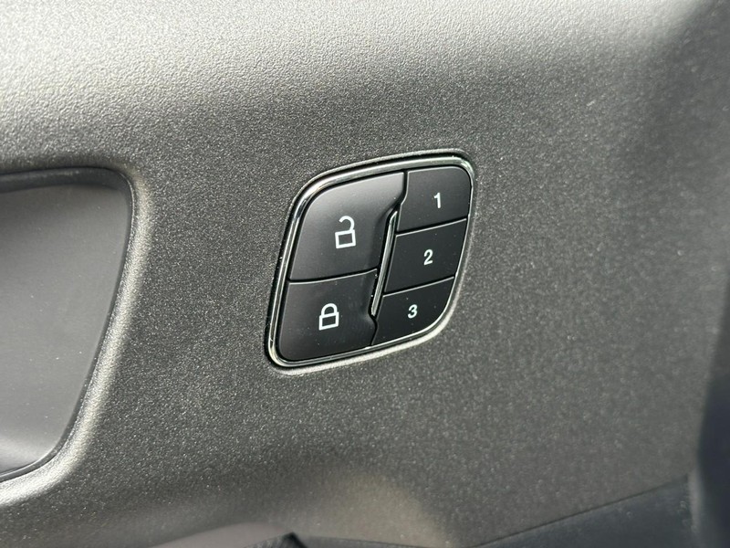 Ford Bronco Sport Vehicle Full-screen Gallery Image 10