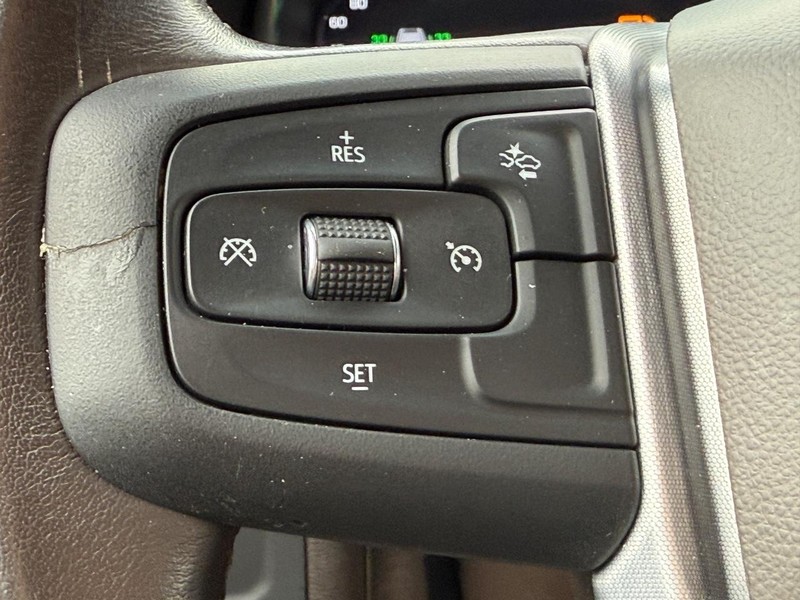 GMC Yukon XL Vehicle Full-screen Gallery Image 14