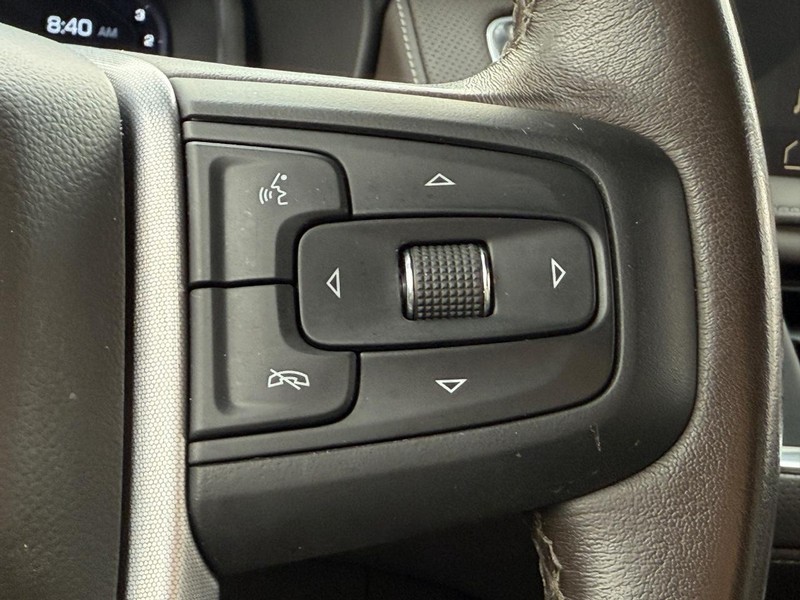 GMC Yukon XL Vehicle Full-screen Gallery Image 15